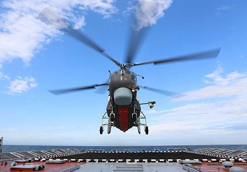 Вертолеты Ка-27 отработали посадки и взлеты на палубу корвета 'Бойкий'