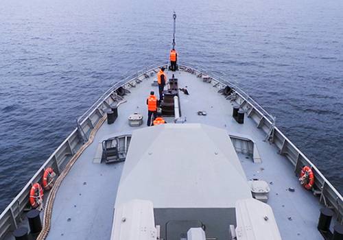 На Камчатке экипажи надводных кораблей соревнуются за 'Кубок моря'