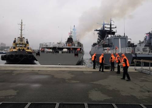Вьетнамский фрегат 'Куанг Чунг' впервые зашёл во Владивосток
