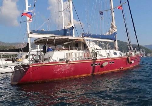 Яхта 'Славянка' вышла в экспедицию 'Маршрутами русских мореплавателей через два океана'