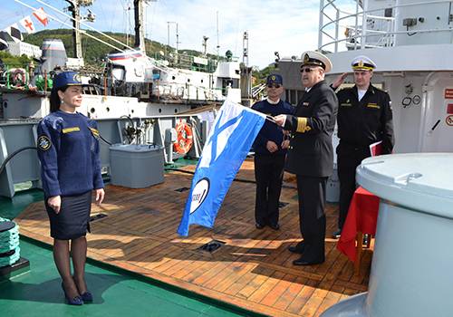 На судне 'Александр Рогоцкий' поднят флаг гидрографической службы