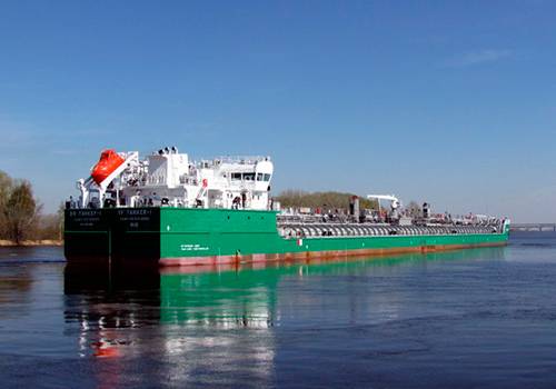 Для работы на реках РФ строятся 42 грузовых судна