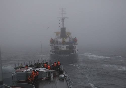 Командующий Северным флотом поздравил с Днем моряка-надводника