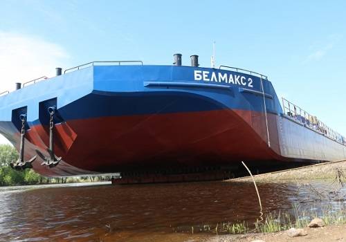 Окская судоверфь передала заказчику вторую наливную баржу 'Белмакс 2'