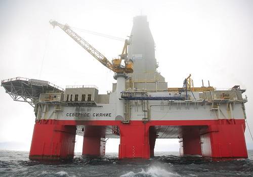 Две буровые установки 'Газпром флота' прибыли на точки бурения
