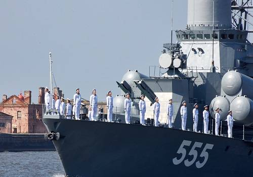 Кронштадтский морской завод отблагодарили за участие в параде ко Дню ВМФ