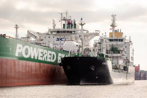 Shell впервые заправила танкер на СПГ 'Проспект Гагарина'