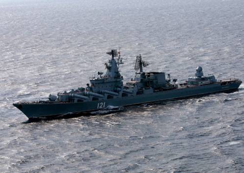 Крейсер 'Москва' затонул во время буксировки в Черном море