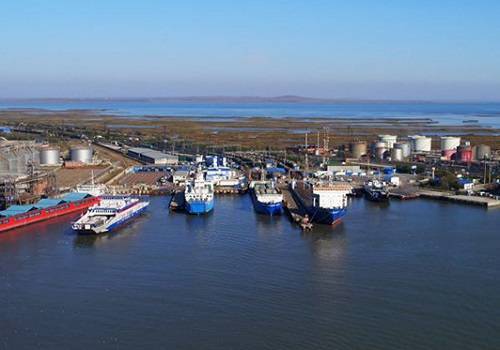 За пять месяцев грузооборот морских портов России сократился на 2,7%