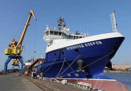 Судно 'Всеволод Бобров' и корабль 'Георгий Курбатов' будут приняты в состав ВМФ 20 августа