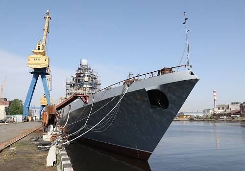 Экипаж фрегата 'Адмирал Головко' проходит обучение