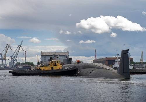 Подводный крейсер 'Генералиссимус Суворов' вышел на ходовые испытания