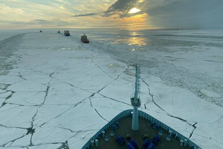 Россия и Китай утвердили план мероприятий по дальнейшему развитию перевозок по Севморпути