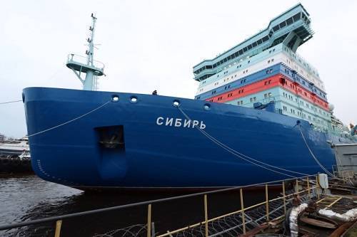 Государственный флаг на ледоколе 'Сибирь' поднимут 25 января