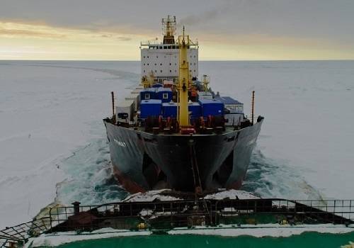 'Северной звезде' нужны два ледокола на СПГ мощностью 40 МВт