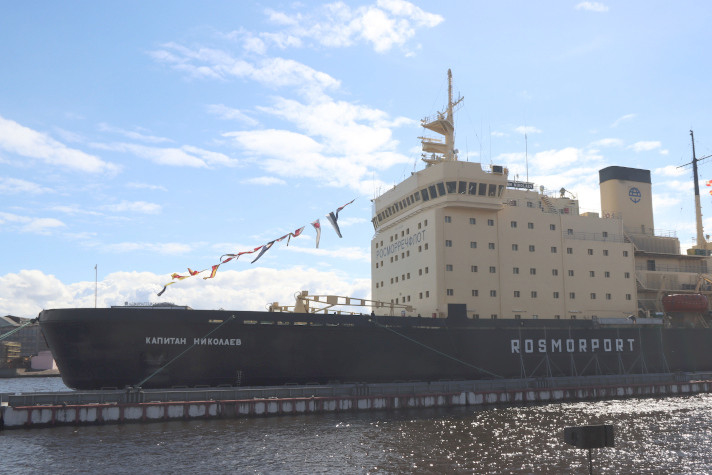 Ледокол 'Капитан Николаев' пройдет доковый ремонт
