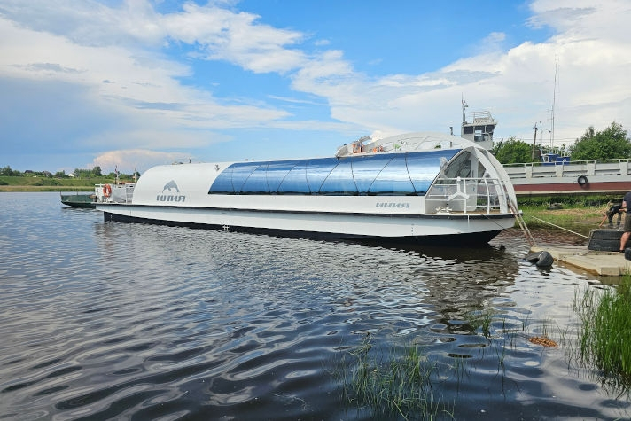 Судно 'Иния' вышло на экскурсионные маршруты в Псковской области