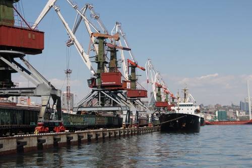 ВМТП стал лидером по контейнерообороту среди российских портов