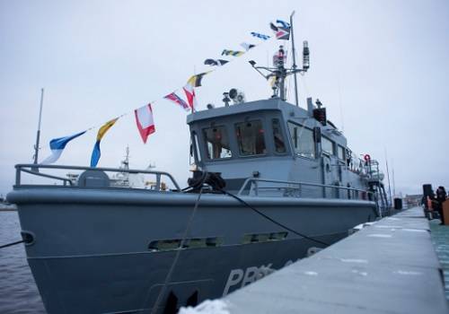 Водолазный катер 'Павел Симонов' начал службу под знамёнами Северного флота