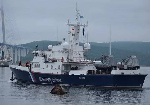 Пограничные сторожевые корабли 'Невельск' и 'Находка' отправились нести службу