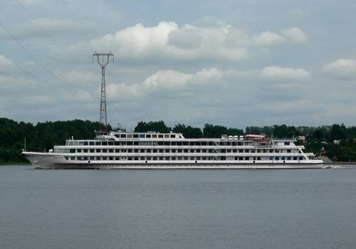 Пассажирское судно 'Александр Пушкин' вышло в первый рейс после модернизации
