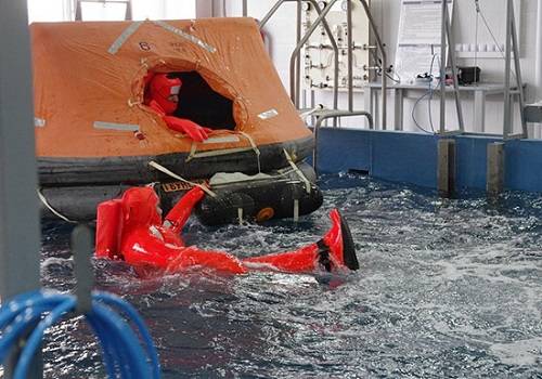 На Новороссийской военно-морской базе стартовал цикл тренировок экипажей подводных лодок