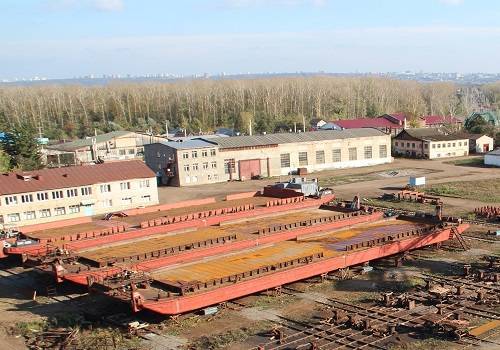 Глава Башкирии ищет инвестора для развития местного судостроительного завода