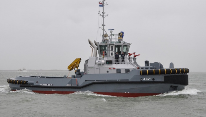 ВМФ Нидерландов пополнился гибридным буксиром 