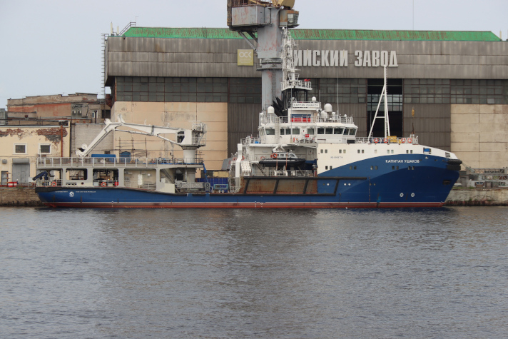 В Санкт-Петербурге легло на грунт строящееся судно 'Капитан Ушаков'