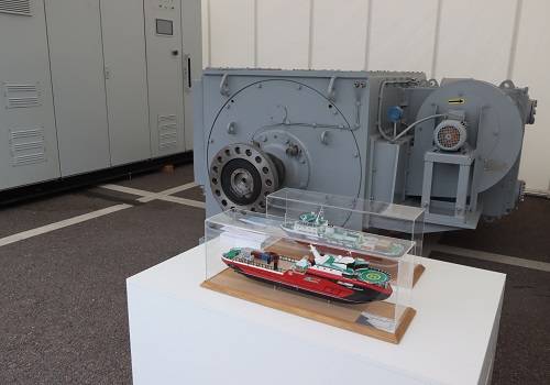 Крыловский центр демонстрирует на МВМС уникальный гребной электродвигатель
