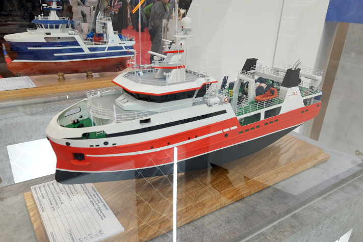 Средний траулер проекта Т40ОК дебютировал в Санкт-Петербурге