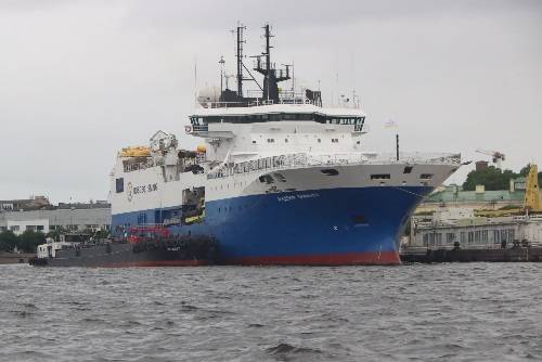 'Газпром нефть' поставила экологичное топливо на НИС 'Академик Примаков'