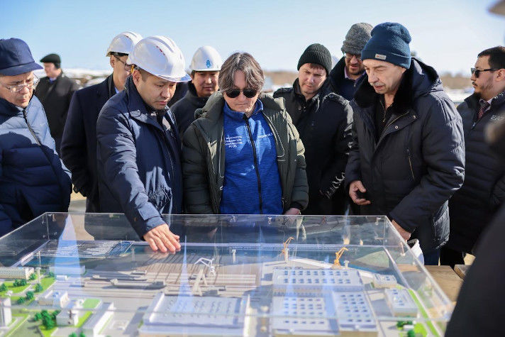 Представители КРДВ оценили ход постройки Жатайской судоверфи