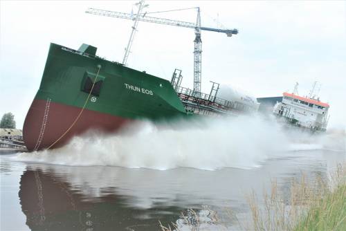 В Нидерландах спустили на воду двухтопливный танкер