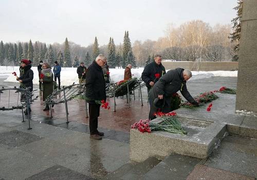 Корабелы Адмиралтейских верфей почтили память жертв блокады Ленинграда