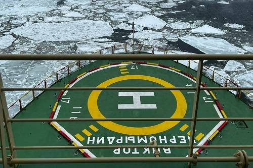 Адмиралтейские верфи проверили работу ледокола 'Виктор Черномырдин' в ледовых условиях