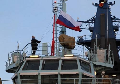 На ледоколе 'Сибирь' поднят Государственный флаг РФ