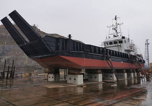 Завершено строительство третьей грузопассажирской баржи для Камчатки