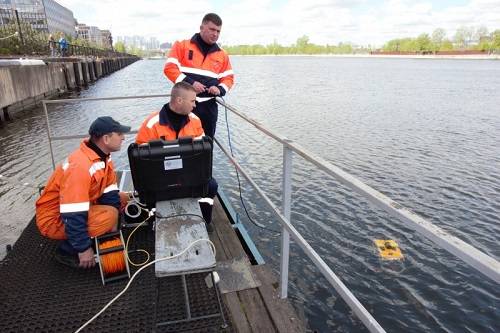 Водолазы 'Морспасслужбы' осваивают управление телеуправляемыми подводными аппаратами