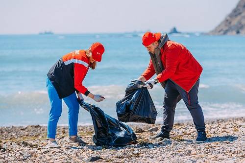 Во Владивостоке стартовал экологический марафон 'Чистый берег'