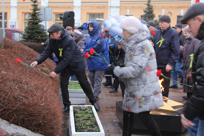 На Адмиралтейских верфях прошел митинг ко Дню снятия блокады Ленинграда