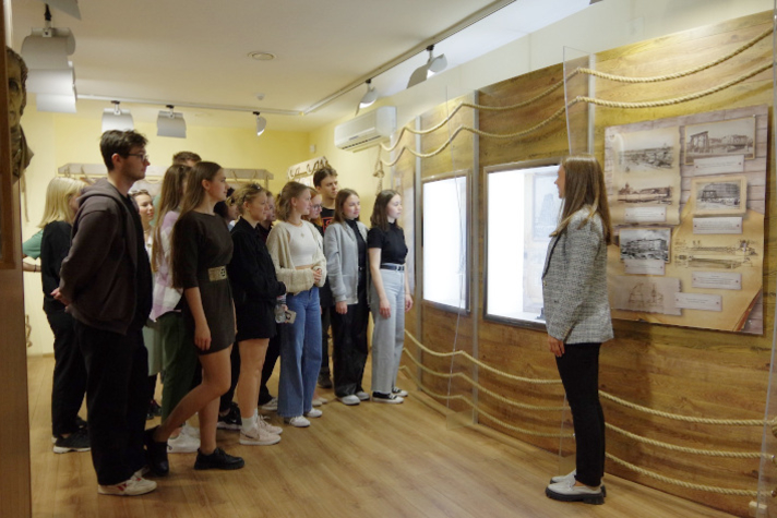 Адмиралтейские верфи рассказали студентам 'Корабелки' о вкладе в архитектуру Санкт-Петербурга