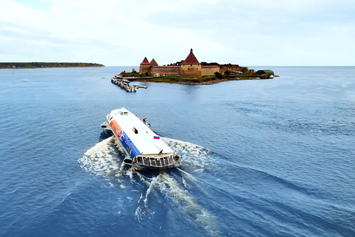 Увеличено число рейсов на водном маршруте между Санкт-Петербургом и крепостью Орешек