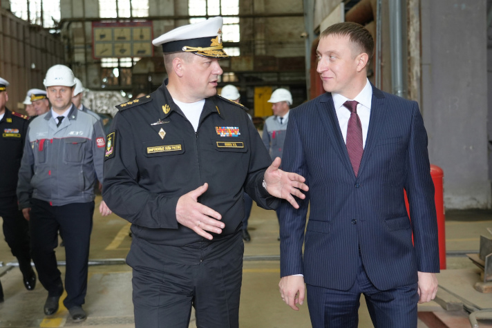 Командующий ТОФ обсудил перспективы постройки фрегатов на Амурском заводе