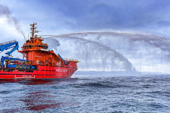 На судне 'Керченский пролив' прошли испытания специальной системы водяного пожаротушения