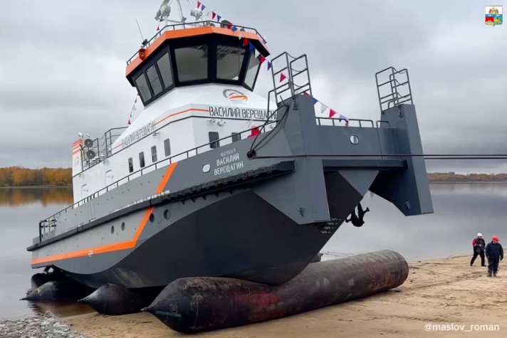 Состоялся спуск на воду буксира 'Василий Верещагин'