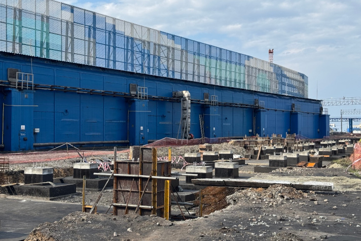 На терминале 'Дальтрансуголь' началось возведение фундамента нового здания для оттаивания полувагонов