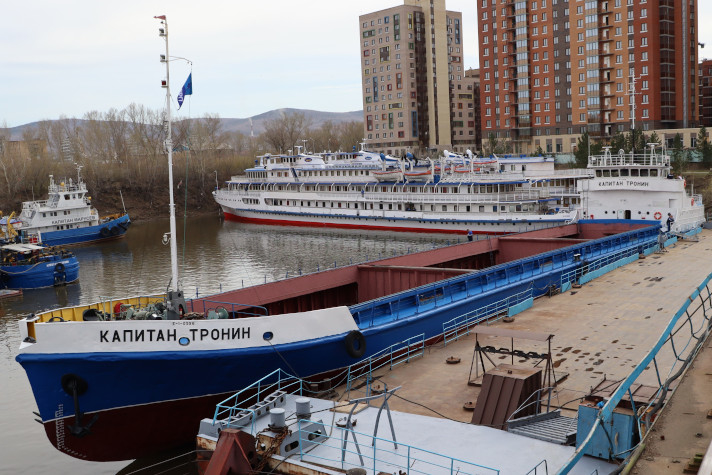 В Красноярске прошла церемония переименования теплохода 'Капитан Тронин'