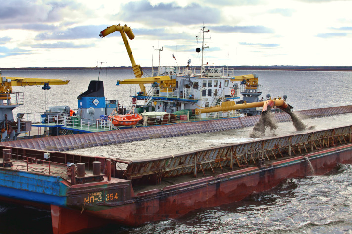 Енисейское речное пароходство выполнило годовой навигационный план по добыче песка