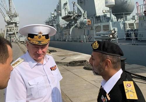 Главком ВМФ обсудил с Пакистаном возможности сотрудничества